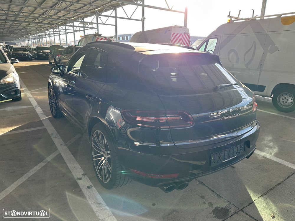 Porsche Macan Turbo - 24