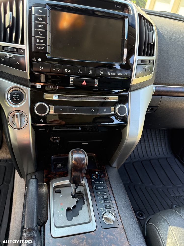 Toyota Land Cruiser 250 - 15