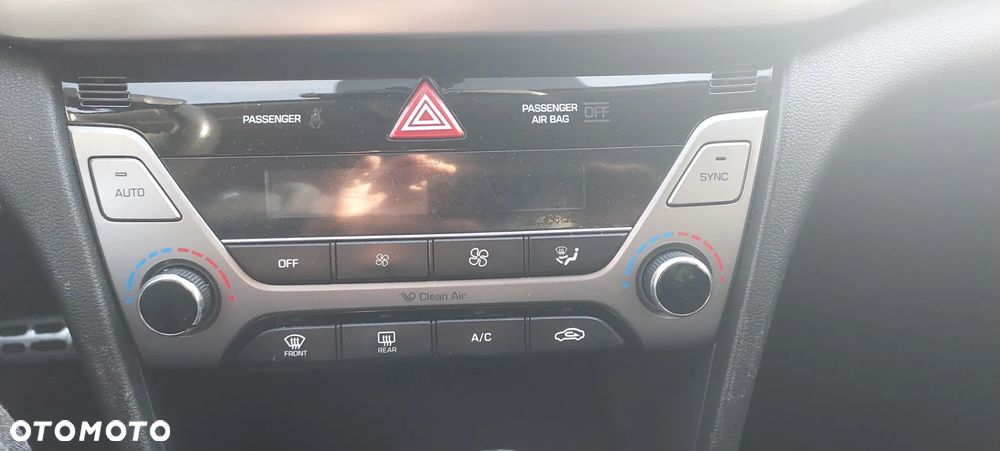 Hyundai Elantra - 14