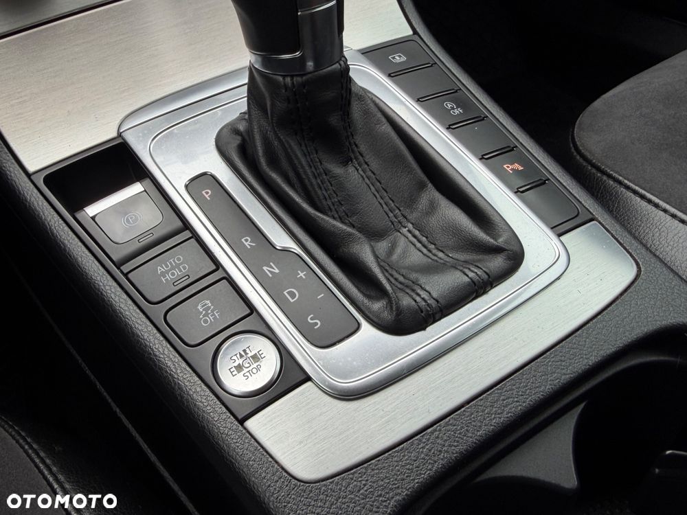 Volkswagen Passat - 10