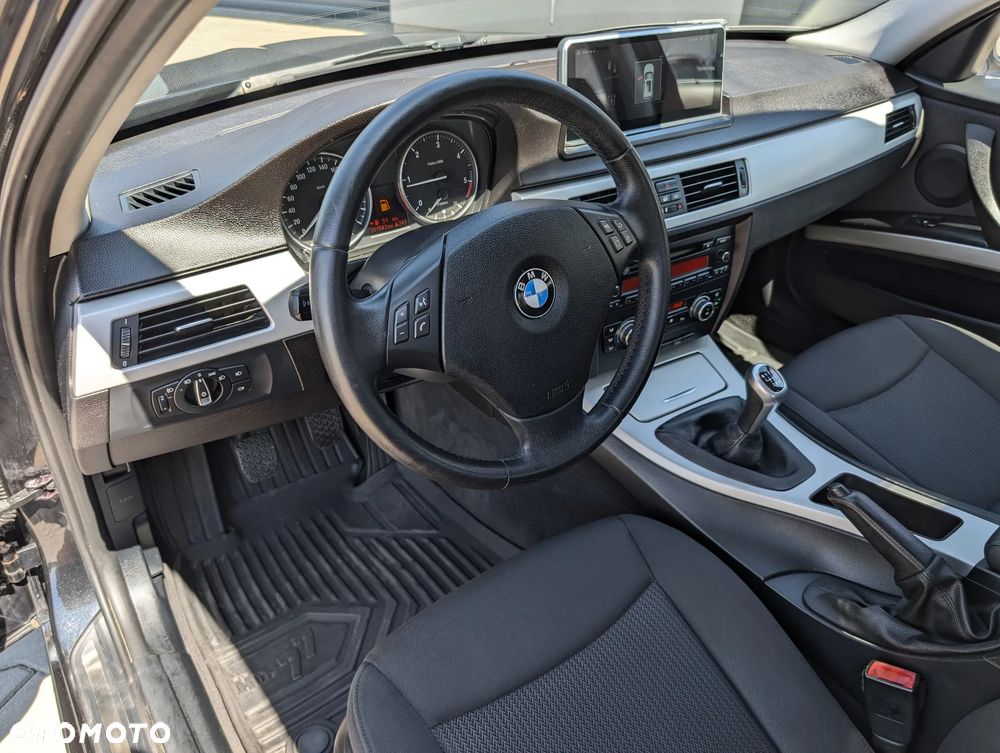 BMW Seria 3 320d Sport Line - 21