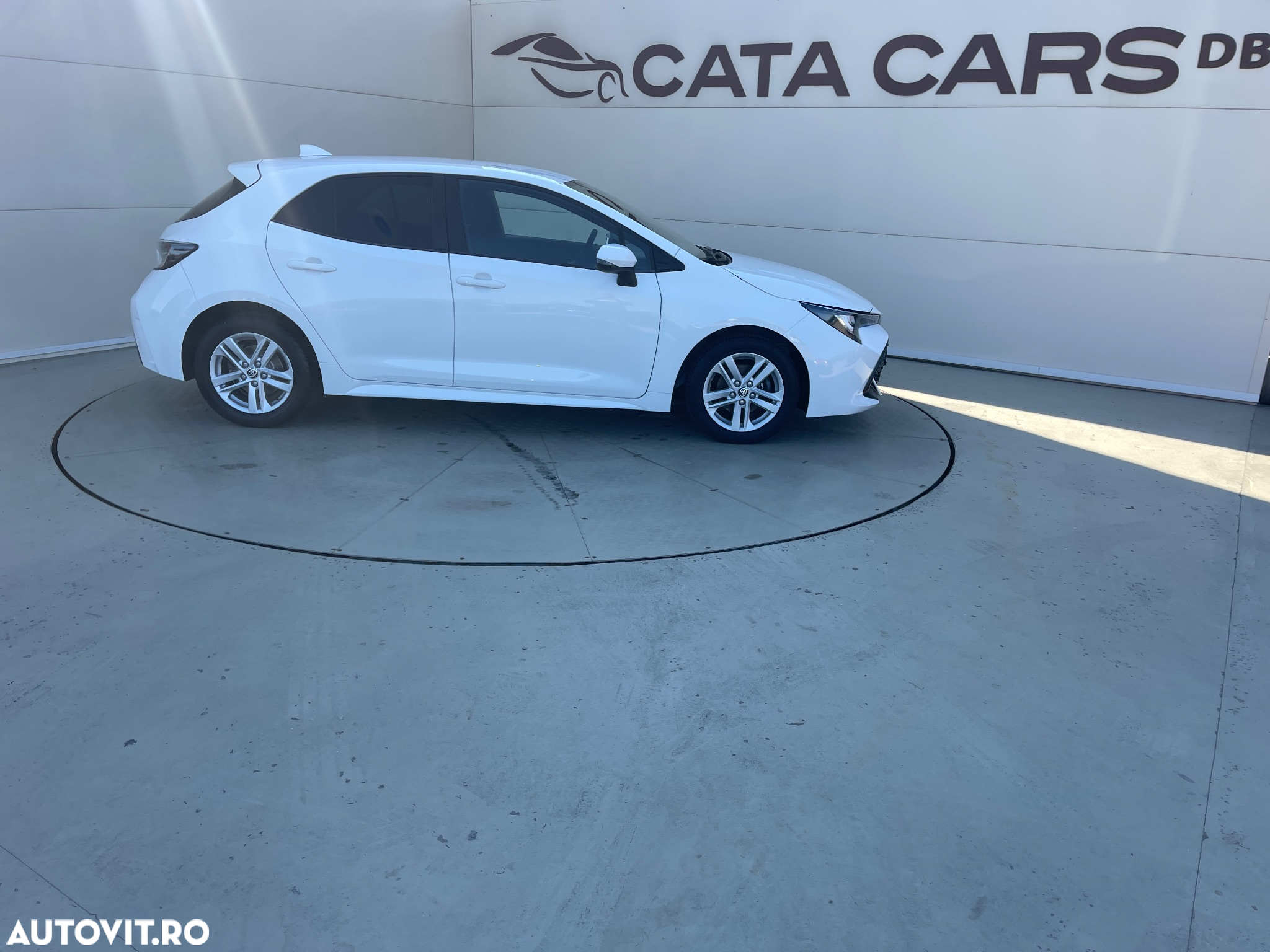 Toyota Corolla 1.8 Hybrid Comfort - 18