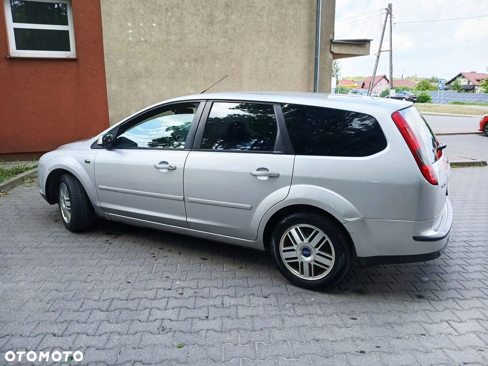 Ford Focus 1.6 TDCi DPF Ghia - 17