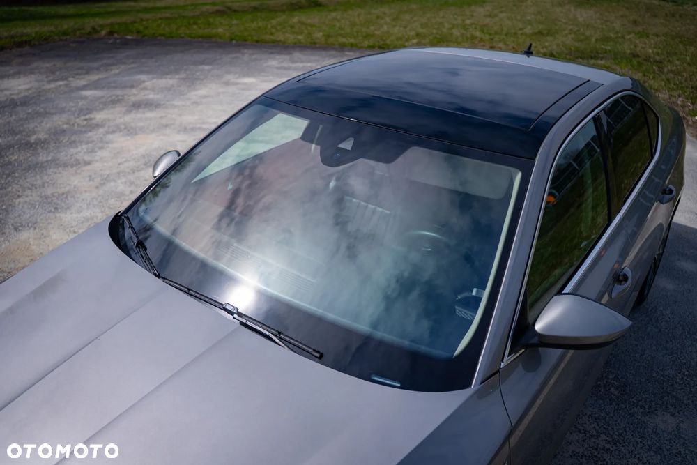 Skoda Superb 2.0 TDI L&K DSG - 17