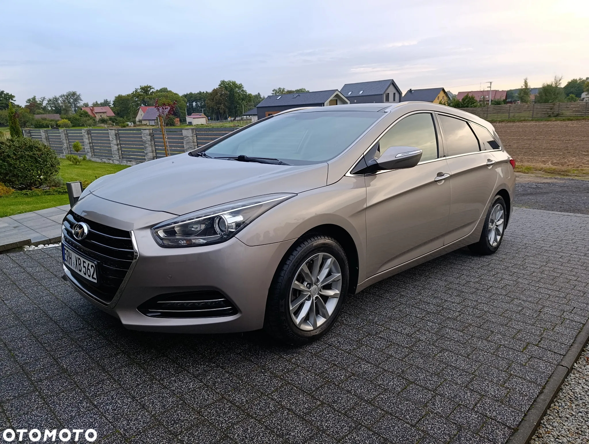 Hyundai i40 1.7 CRDi Comfort DCT - 4