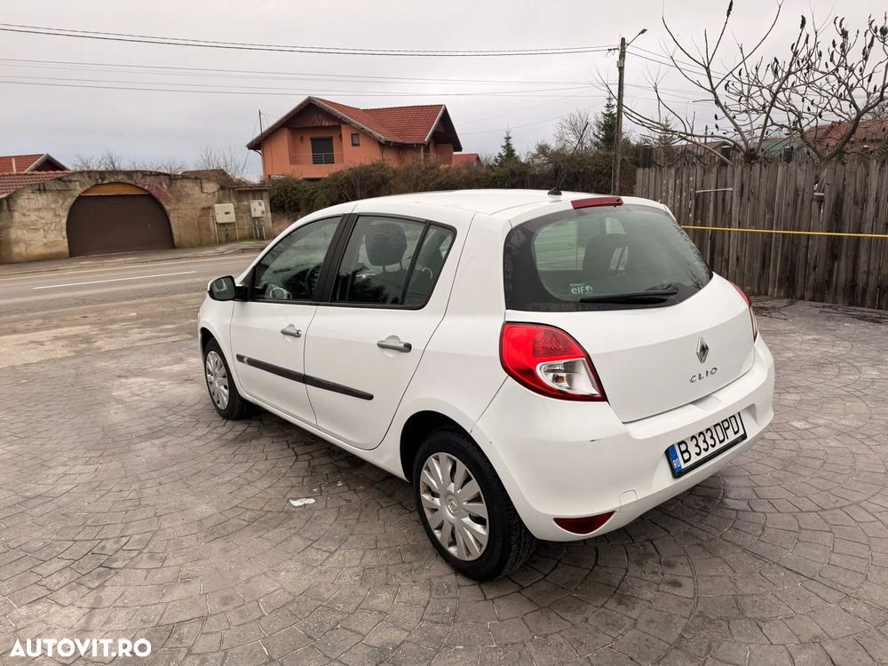 Renault Clio III 1.2 16V Yahoo - 10