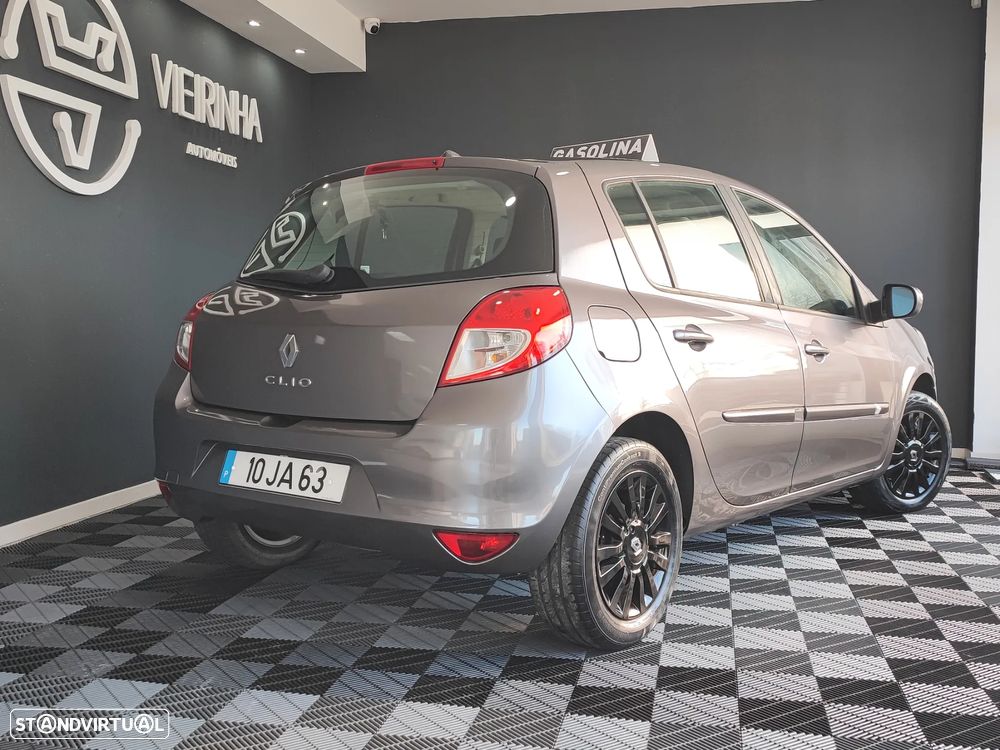 Renault Clio 1.2 16V Dynamique S - 11