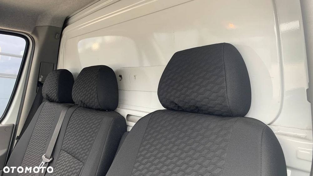 Mercedes-Benz Sprinter - 22