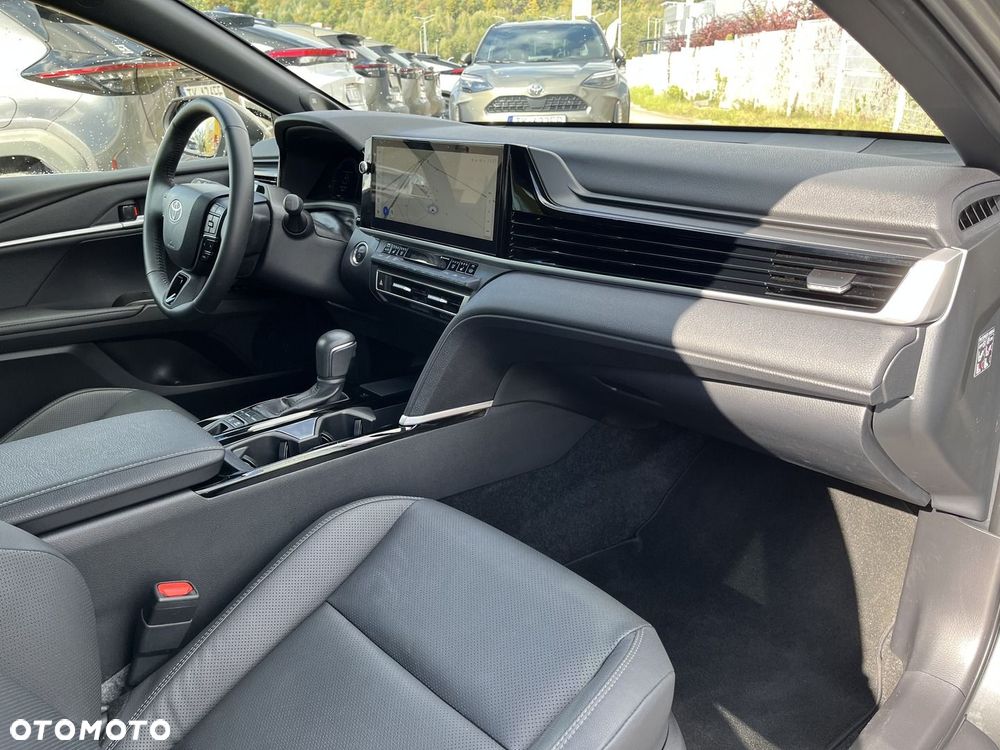 Toyota Camry - 6