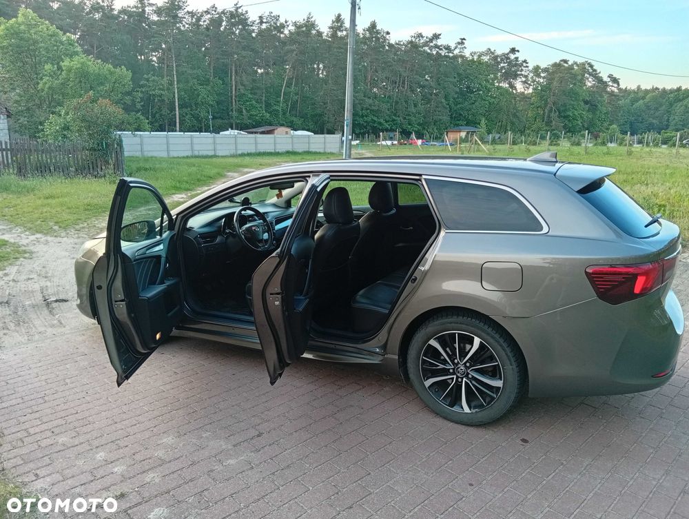 Toyota Avensis 2016 photo 4