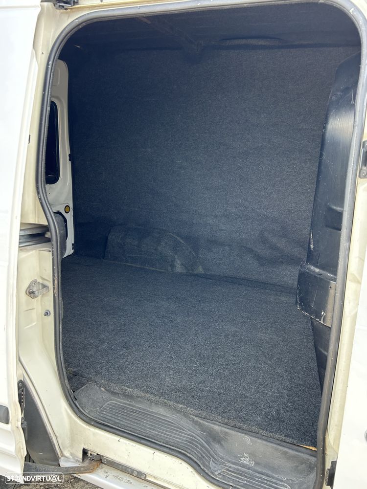 Ford Transit Connect - 8