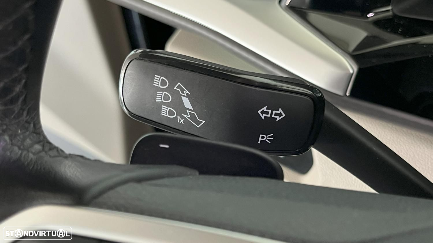 VW Multivan 2.0 TDI Style Longa DSG - 25