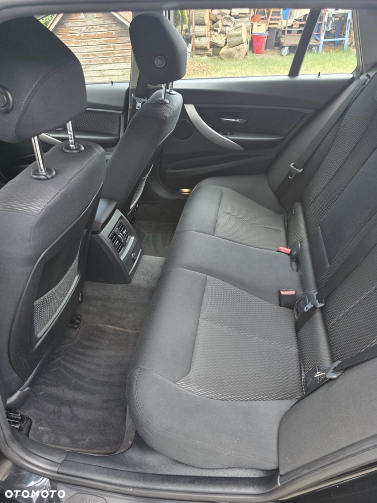 BMW Seria 3 316i - 12