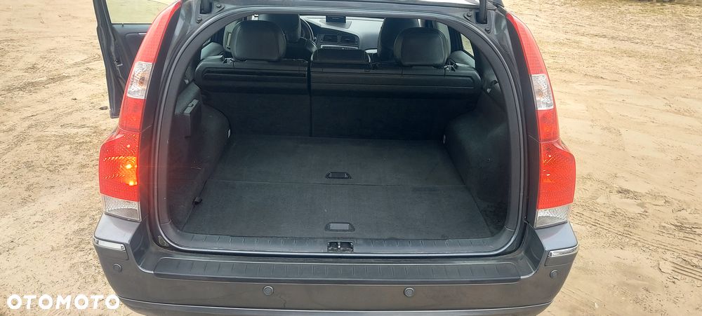 Volvo V70 2.4D5 Edition - 16