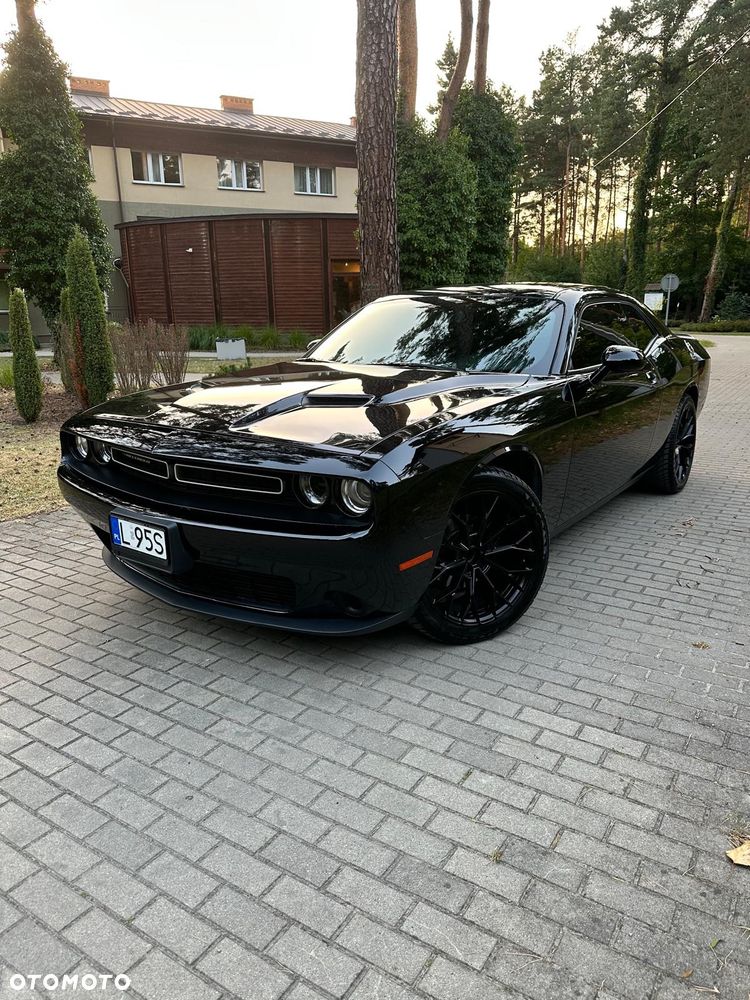 Dodge Challenger - 1