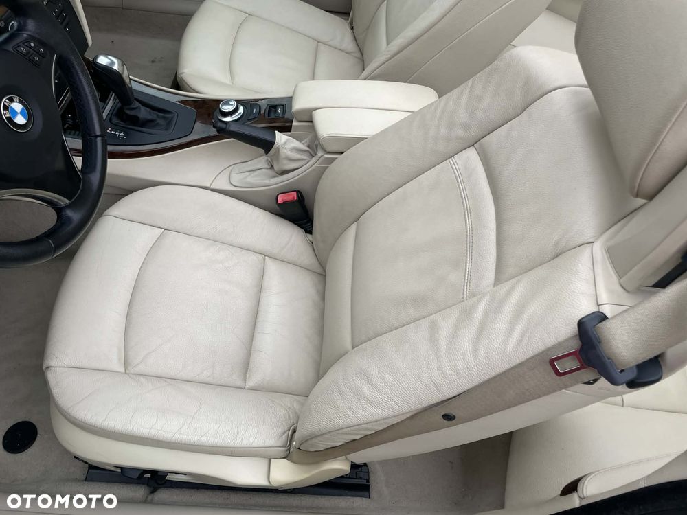 BMW Seria 3 335i - 29