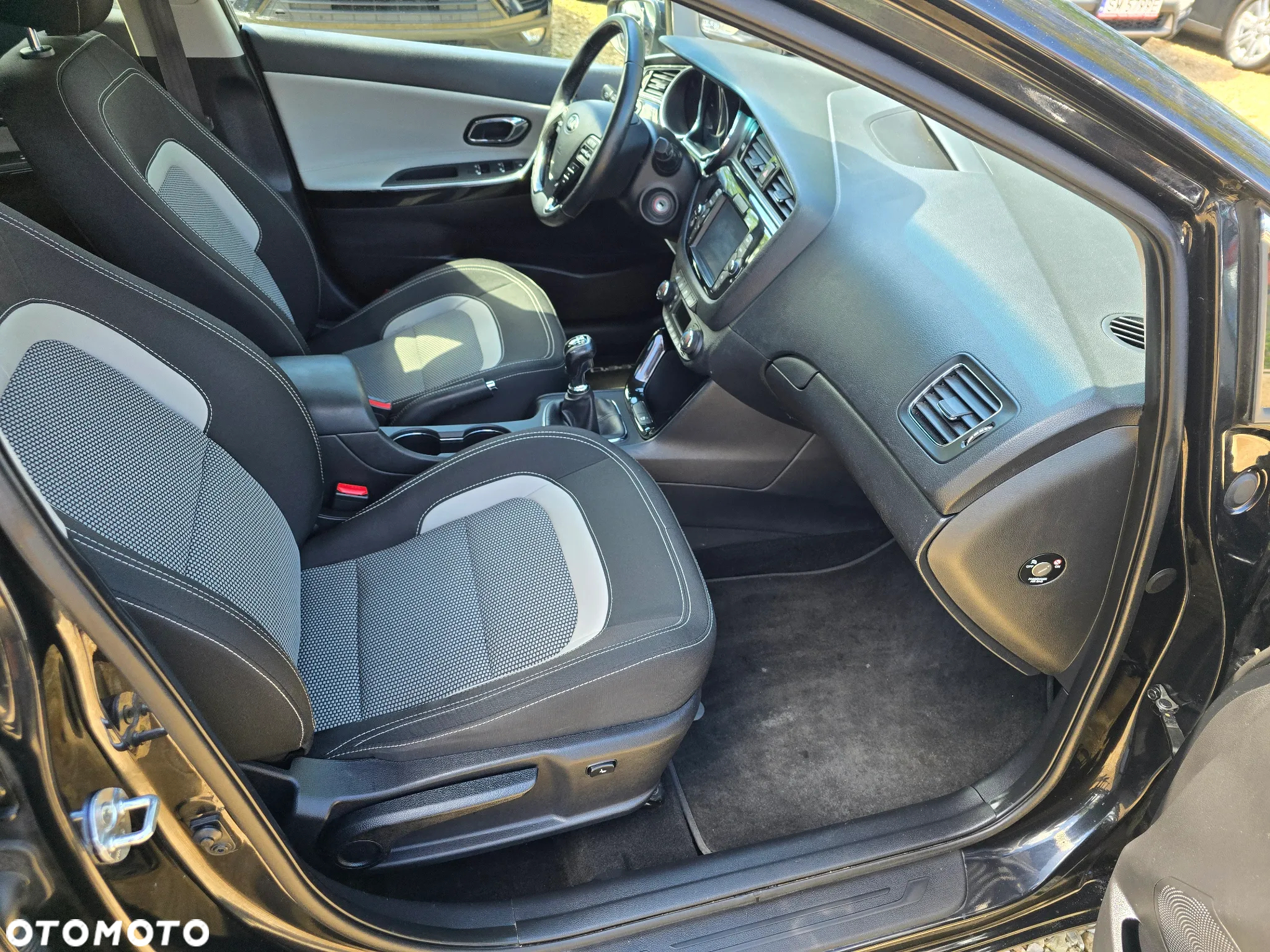 Kia Ceed 1.6 GDI Dream-Team Edition - 9