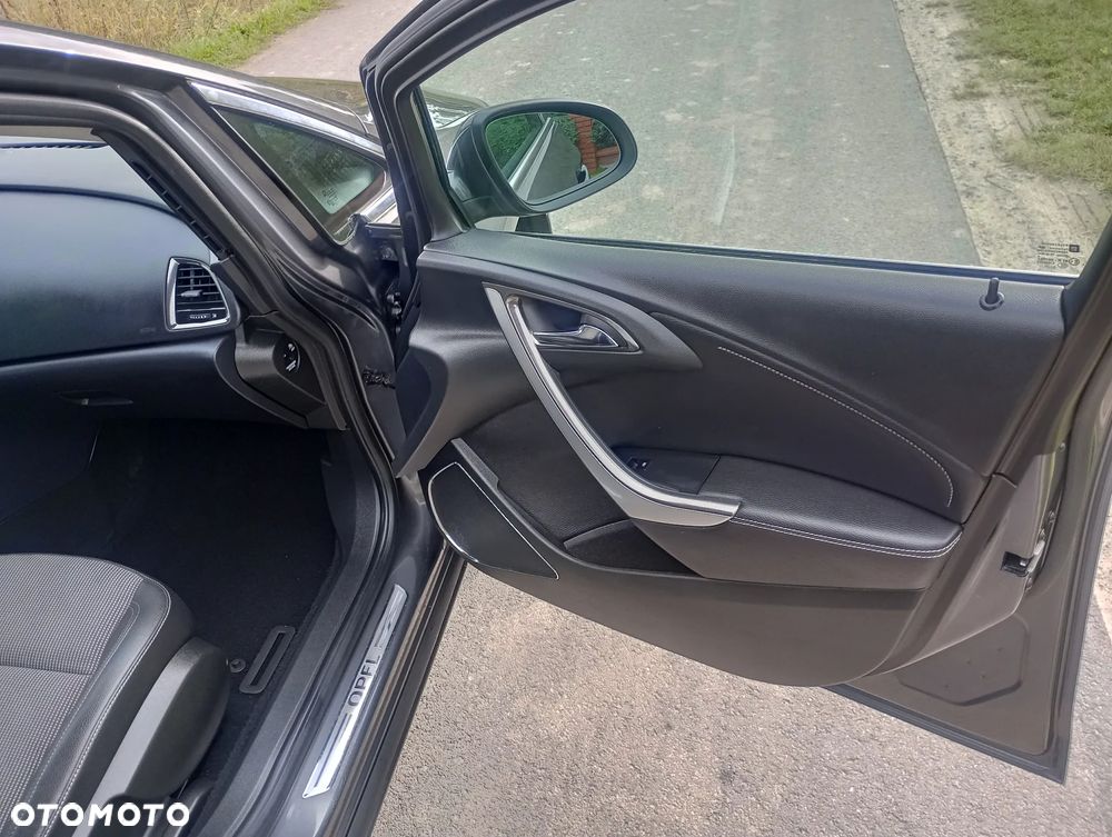 Opel Astra 1.4 Turbo Cosmo - 24