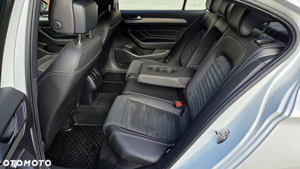 Volkswagen Passat 2.0 TSI Elegance DSG - 18