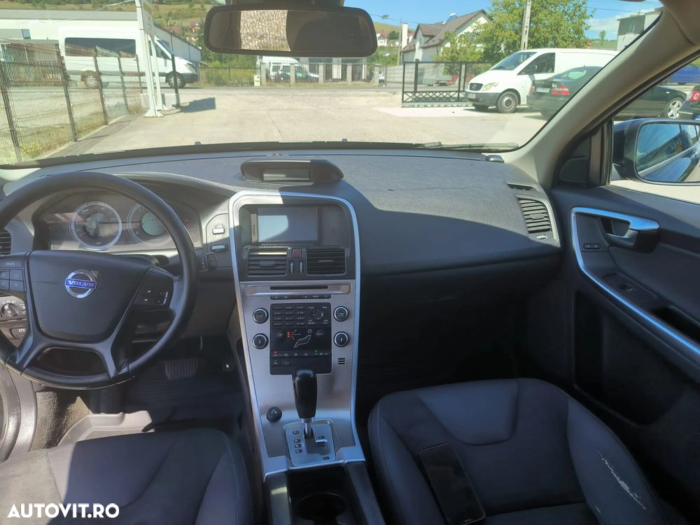 Volvo XC 60 D5 AWD A6 Basic - 8