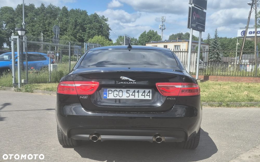 Jaguar XE 2.0 T Pure - 7