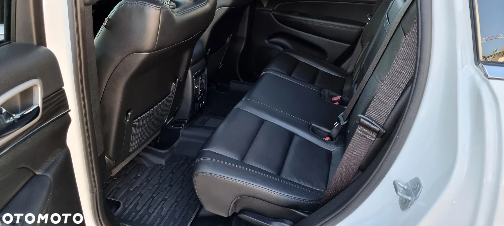 Jeep Grand Cherokee - 16