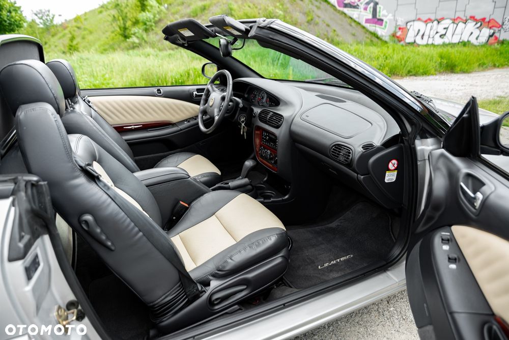 Chrysler Stratus - 26