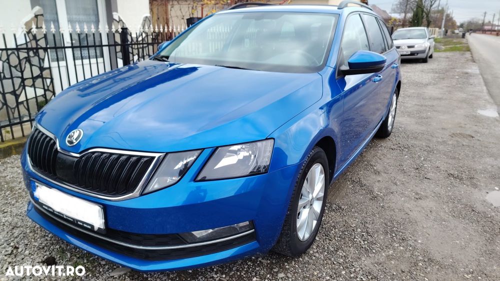 Skoda Octavia Combi 2.0 TDI DSG Style - 1