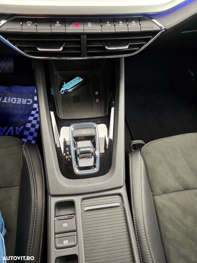 Skoda Octavia 2.0 TDI DSG Sportline - 32