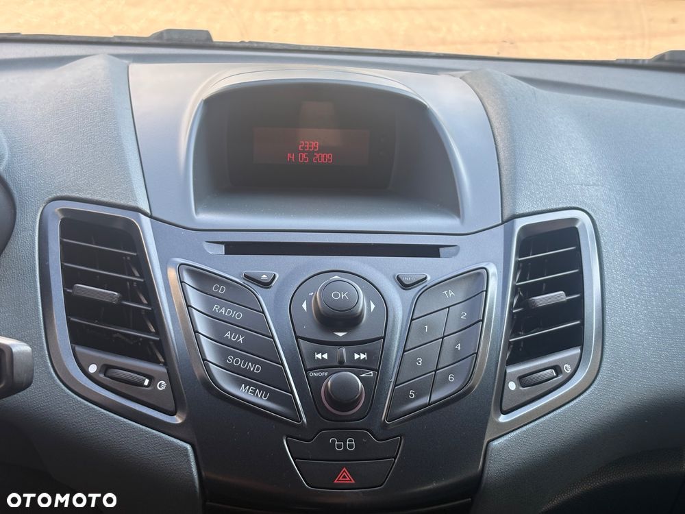 Ford Fiesta 1.25 Ambiente - 11