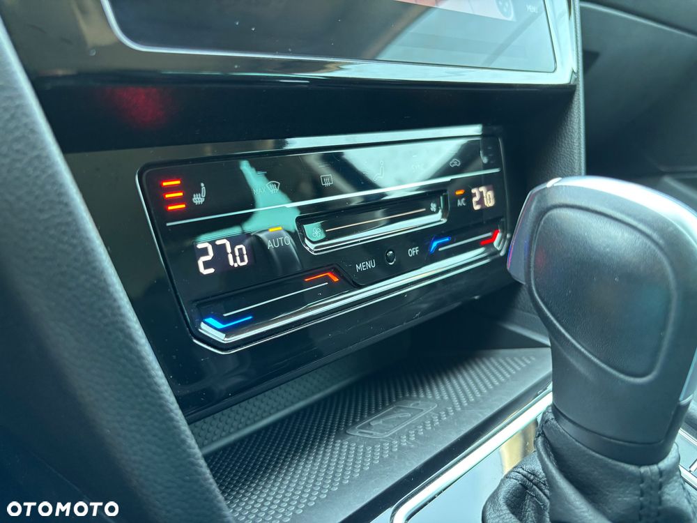 Volkswagen Passat 1.5 TSI EVO Elegance DSG - 33