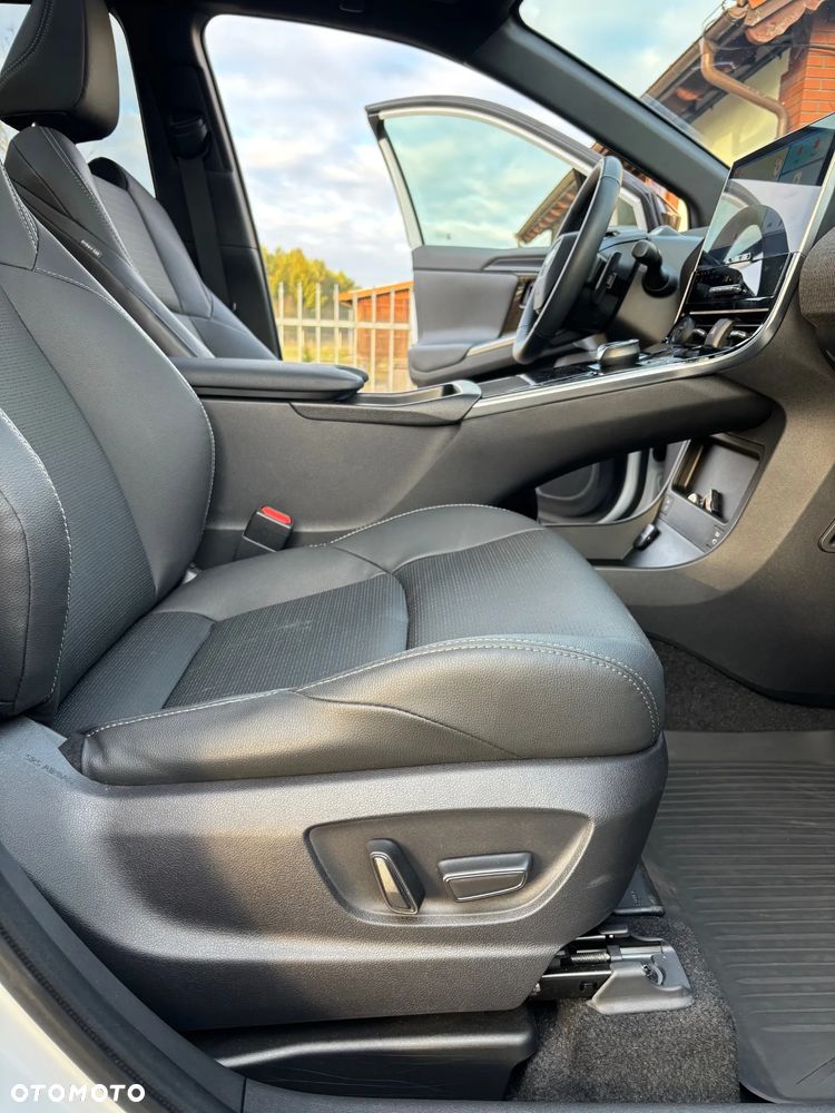 Subaru Solterra 71.4kWh Platinum Plus - 12