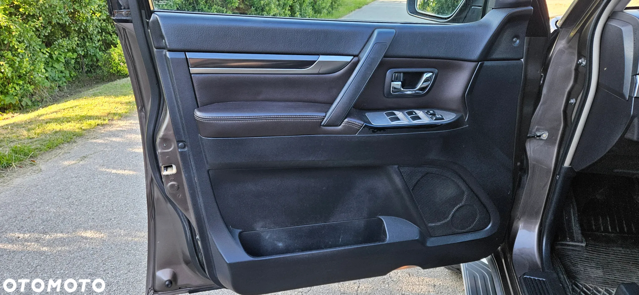 Mitsubishi Pajero - 20