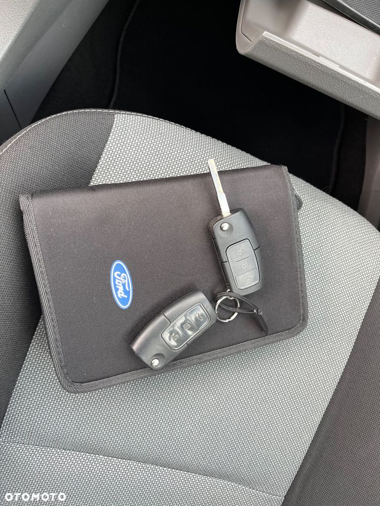 Ford Focus 1.6 Ti-VCT Trend + - 30