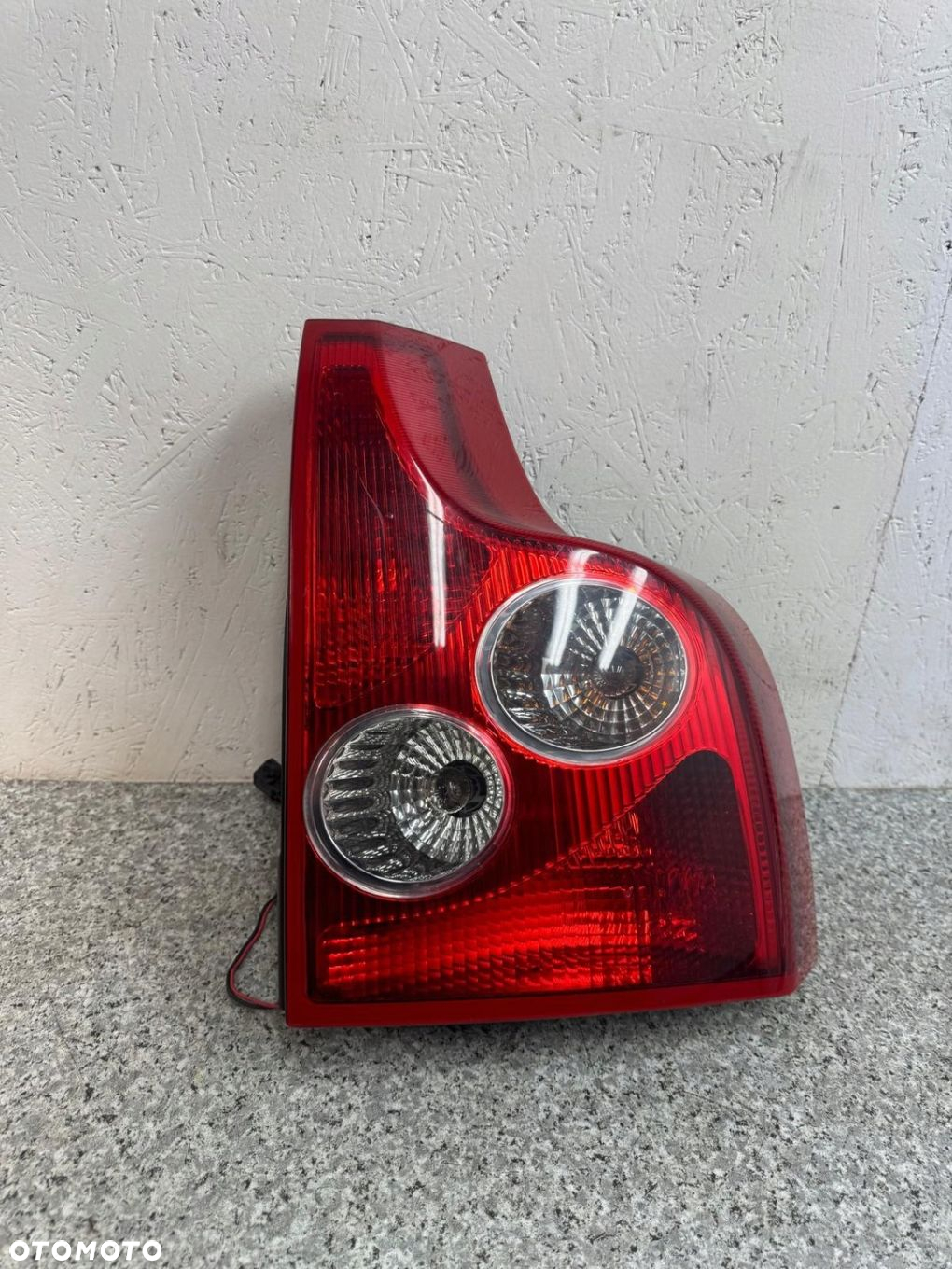 LAMPA PRAWY TYŁ VOLVO XC90 2003-2007 - 4
