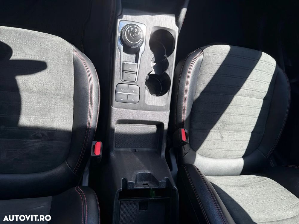 Ford Kuga 2.5 Duratec FHEV AWD ST Line X - 24