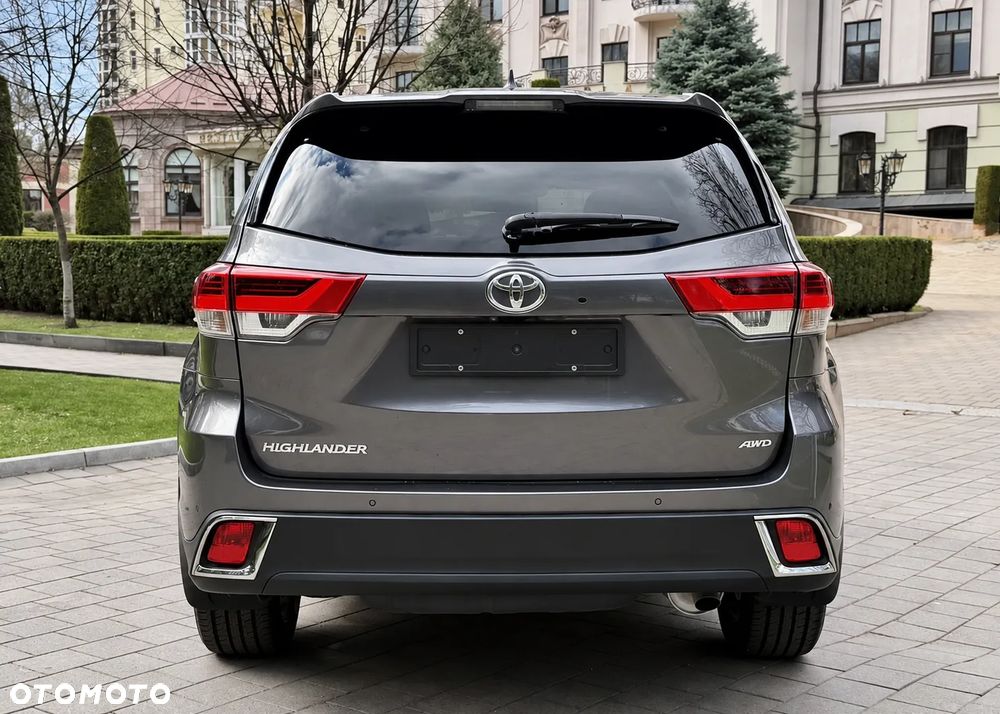 Toyota Highlander 3.5 V6 4WD - 18