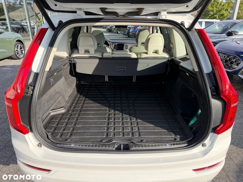 Volvo XC 90 B5 D AWD Plus Bright - 26