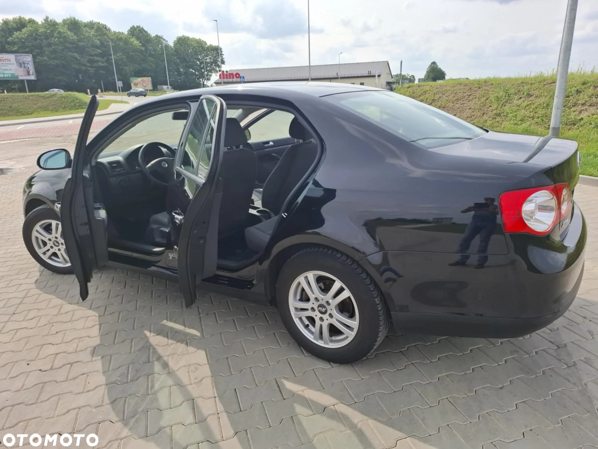 Volkswagen Jetta 1.6 Trendline - 3