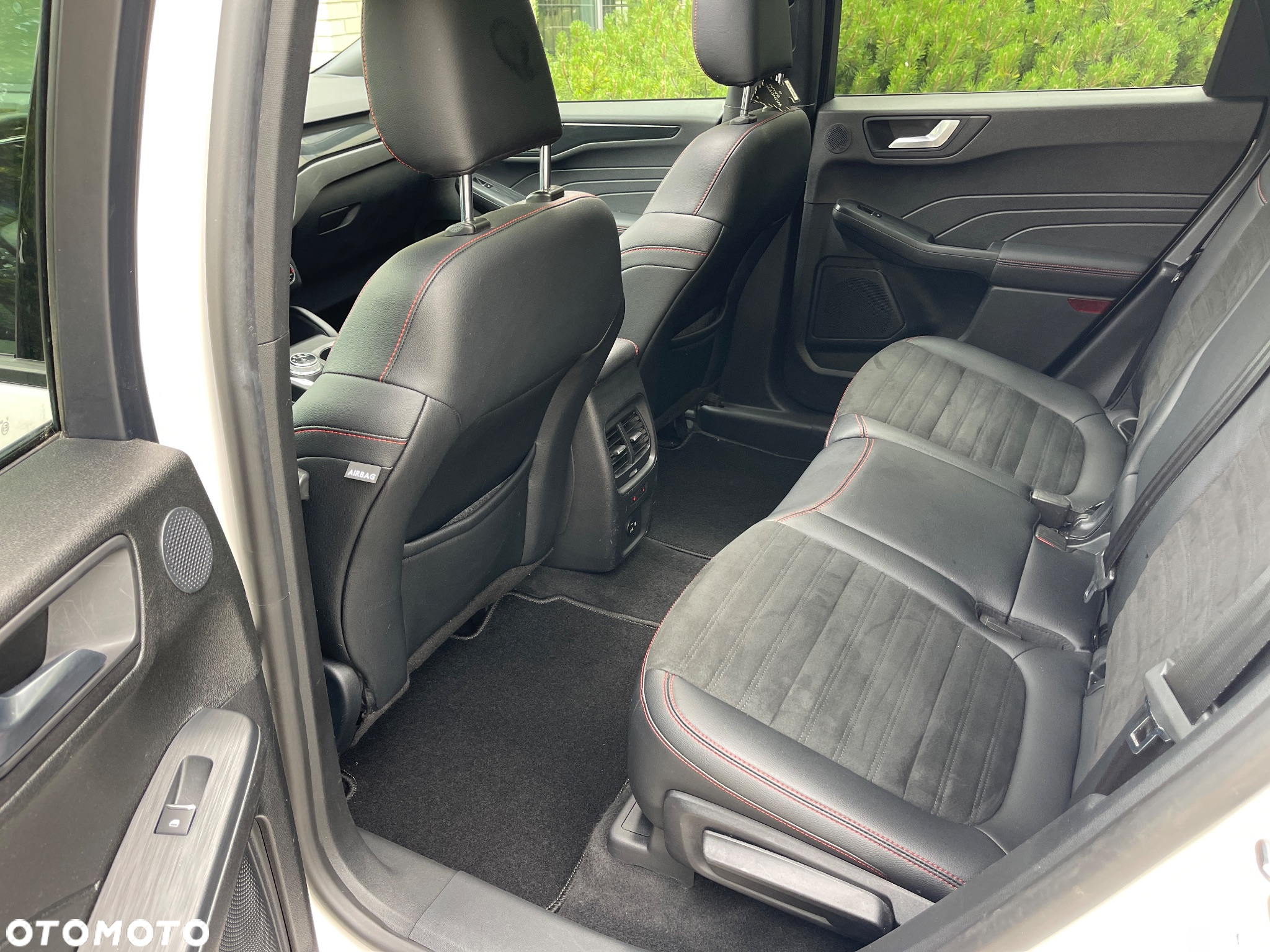 Ford Kuga 2.5 Duratec PHEV ST-LINE X - 23
