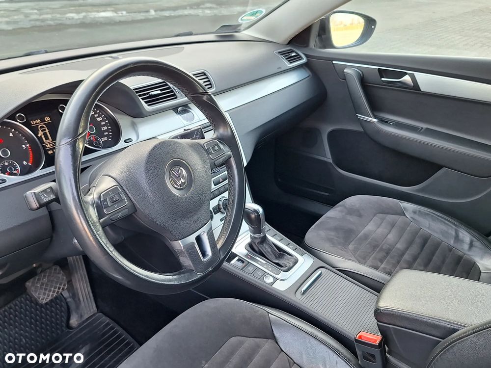 Volkswagen Passat 2.0 TDI Highline DSG - 9