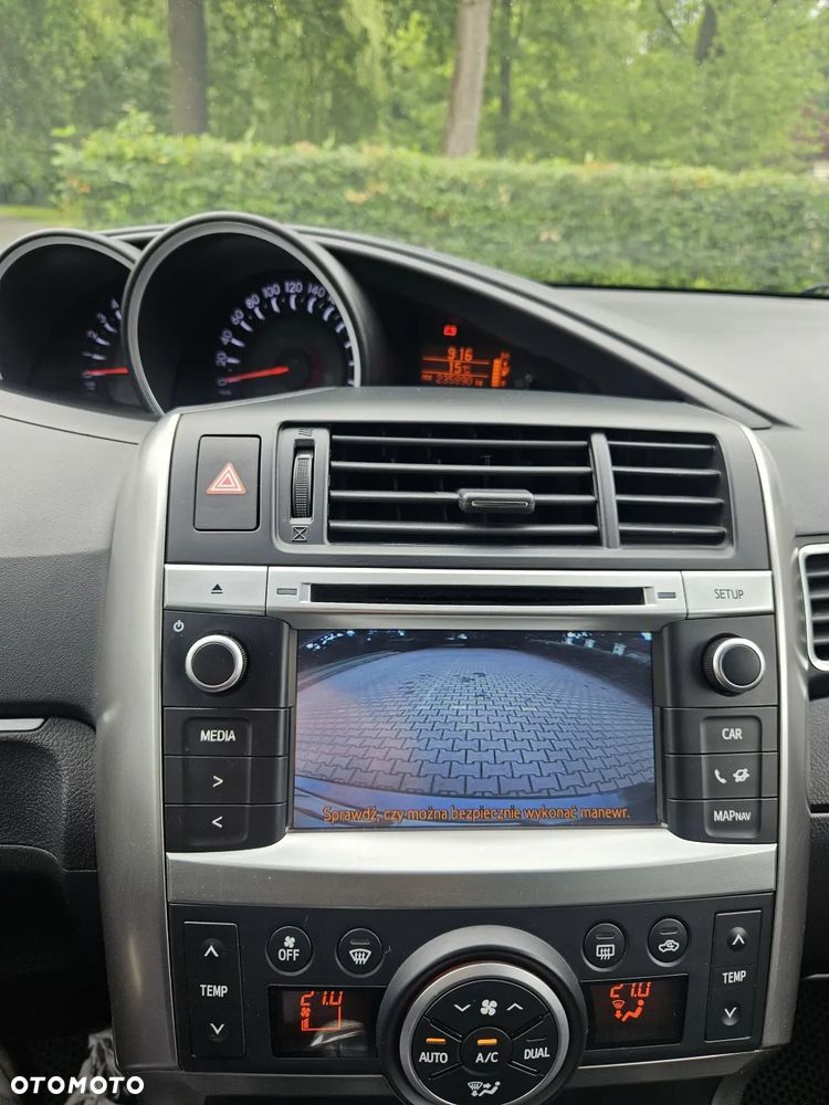 Toyota Verso 1.8 Premium 7os - 12