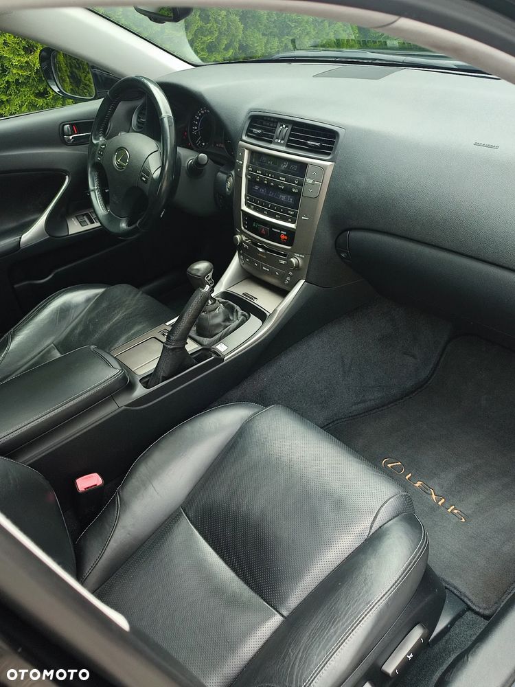Lexus IS 220 D Comfort - 26
