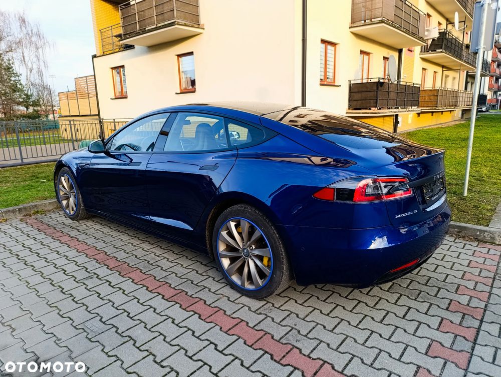 Tesla Model S - 19