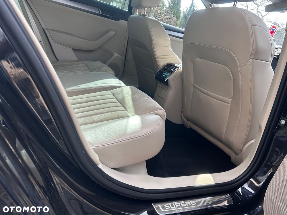 Skoda Superb 2.0 TDI Style DSG - 25