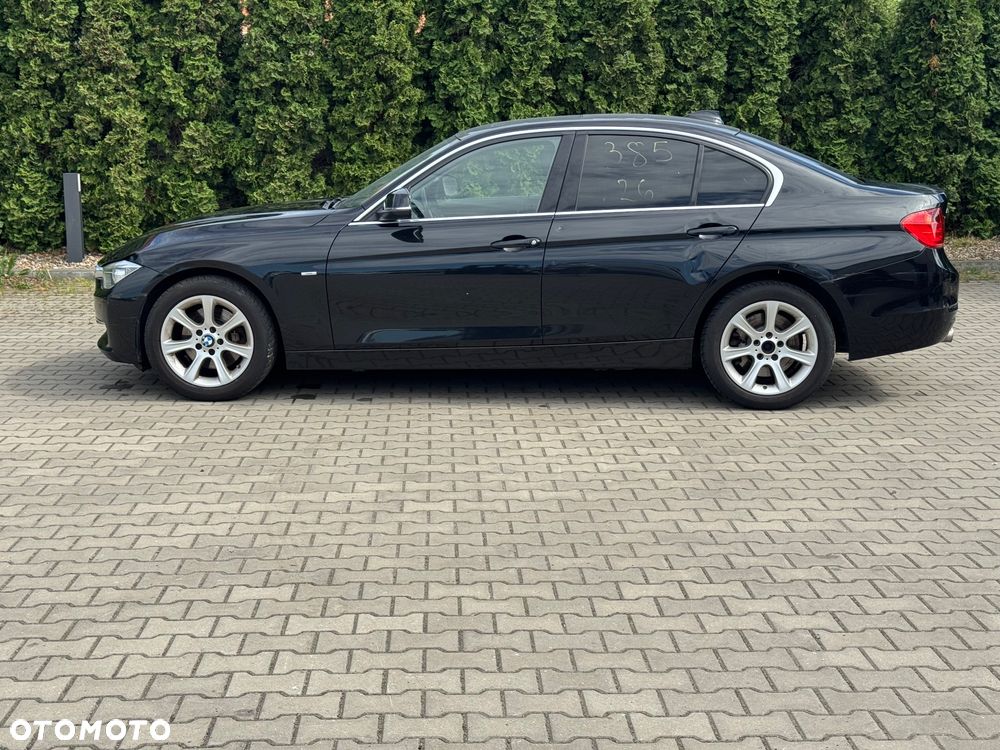 BMW Seria 3 330d xDrive Sport-Aut Luxury Line - 3