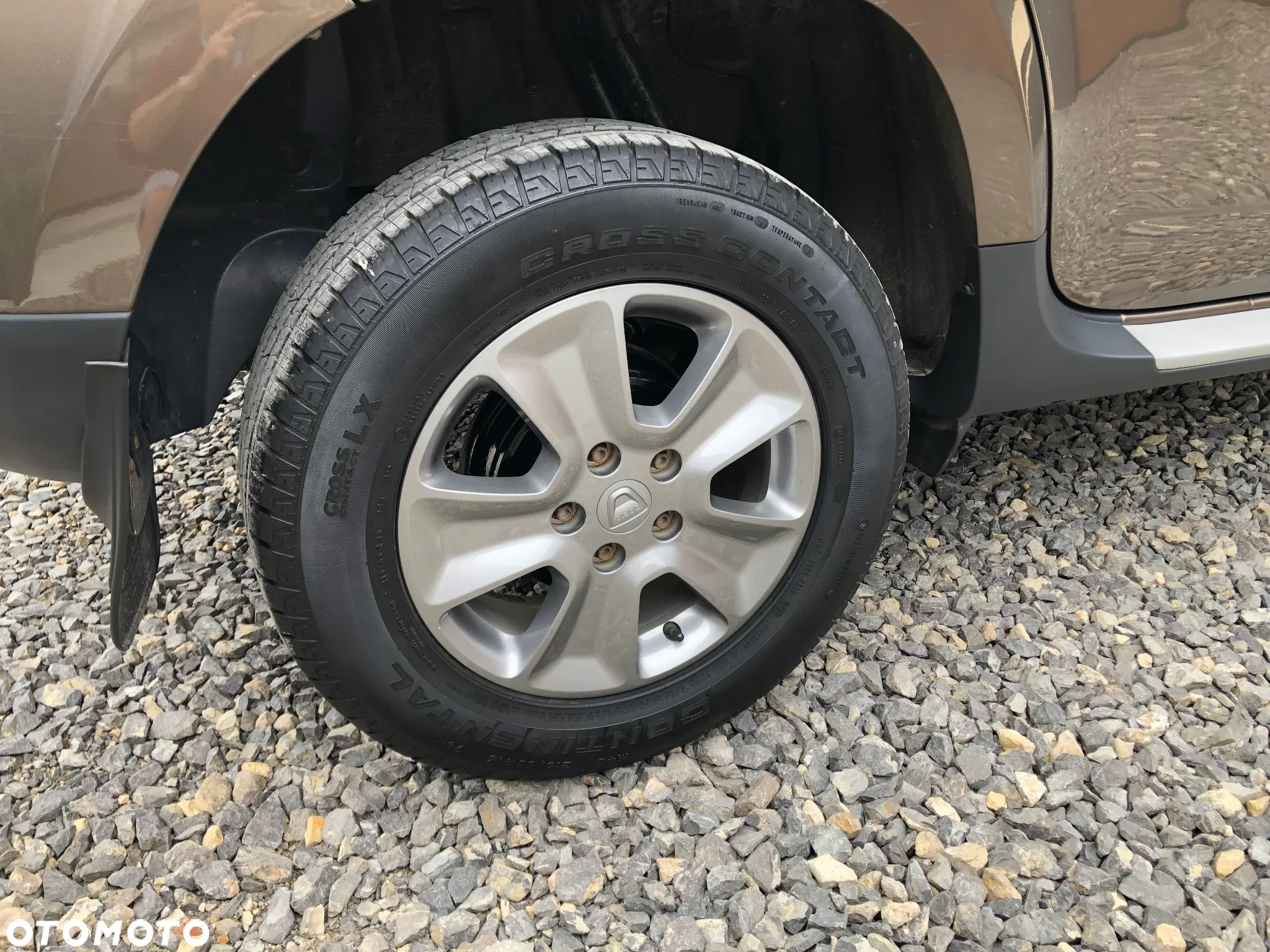Dacia Duster 1.6 SCe Laureate S&S - 36