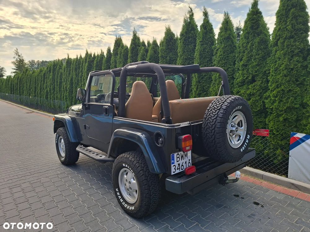 Jeep Wrangler - 1