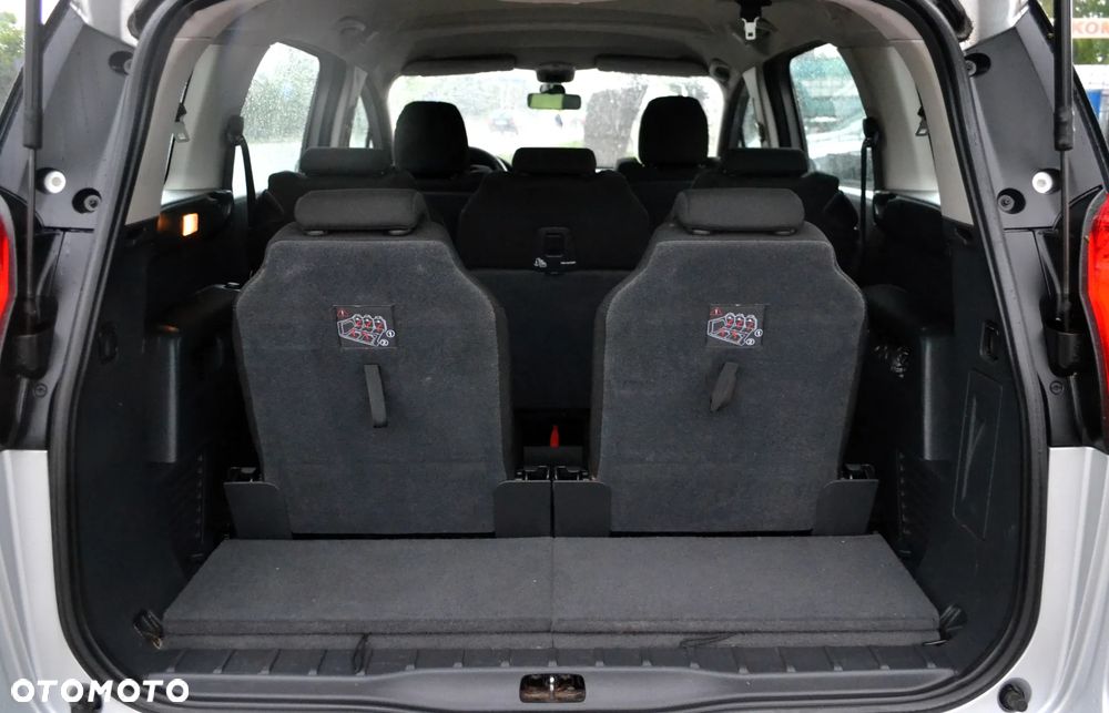 Peugeot 5008 HDI FAP 110 Family Plus - 12