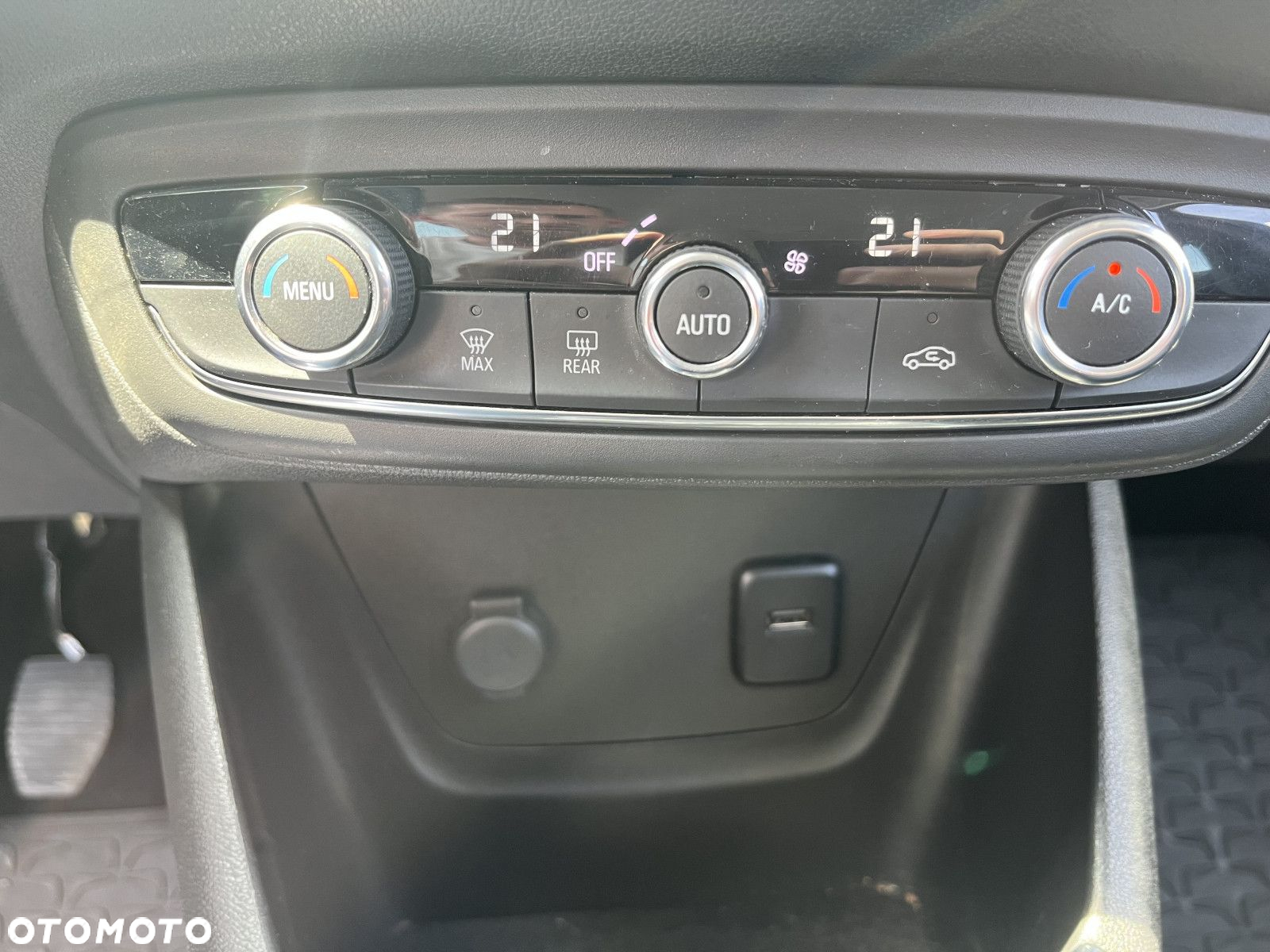 Opel Crossland X - 21